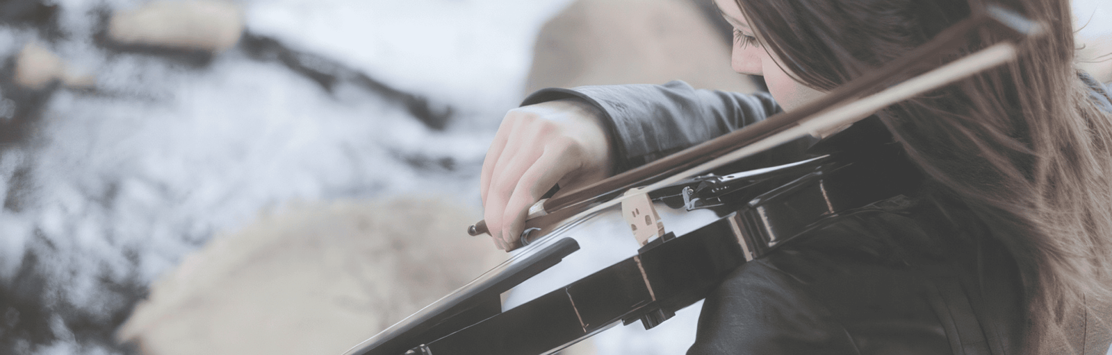 Shannon Yardley playing violin
